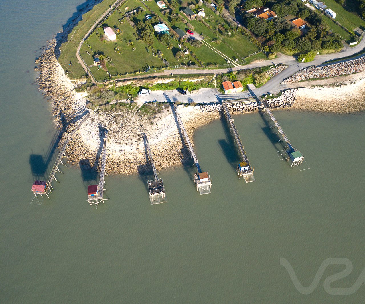 https://www.vue2o.com/wp-content/uploads/sites/13/2019/12/carrelets-angoulins-copyright-vu2o-1280x1066.jpg